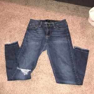 Just black skinny blue jeans!!